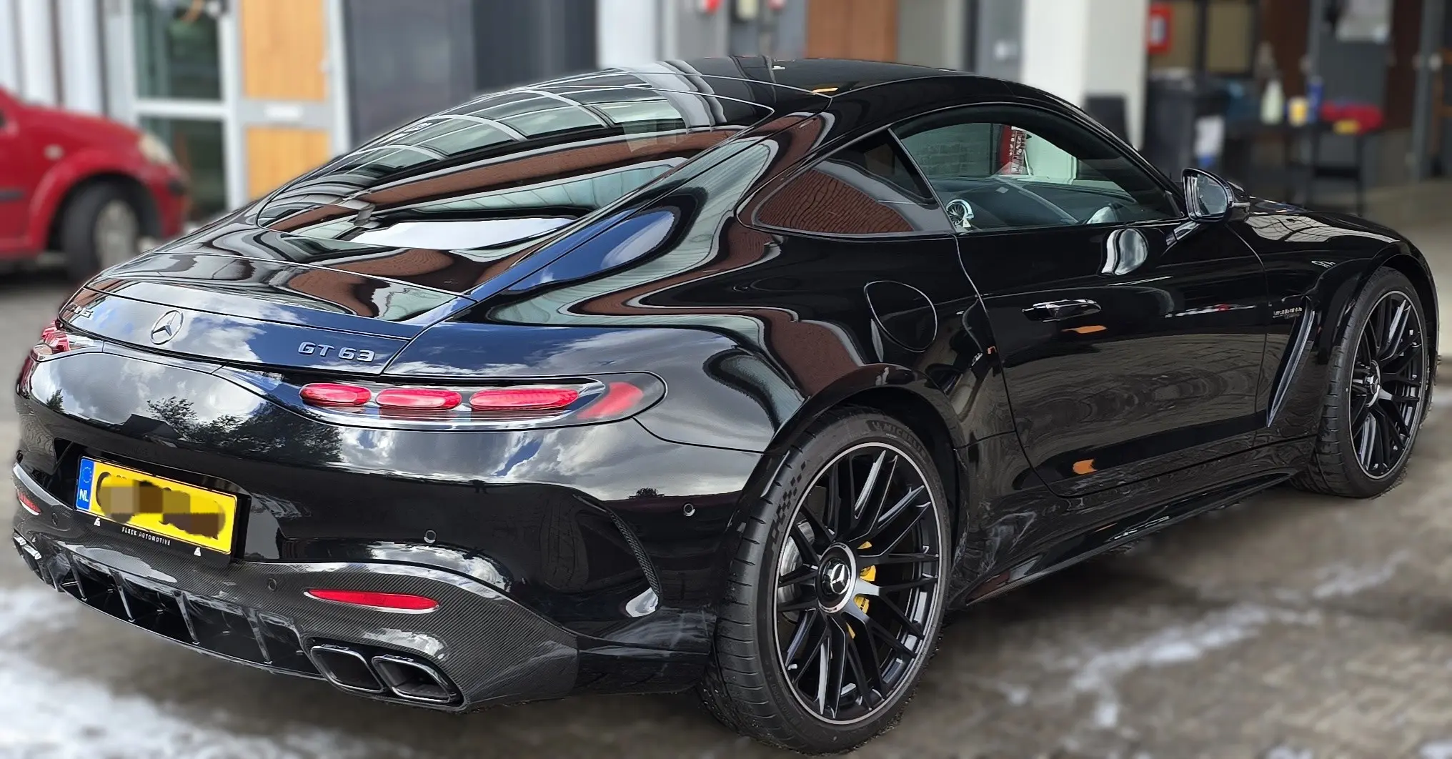 Mercedes-AMG GT 63 in zwarte lak