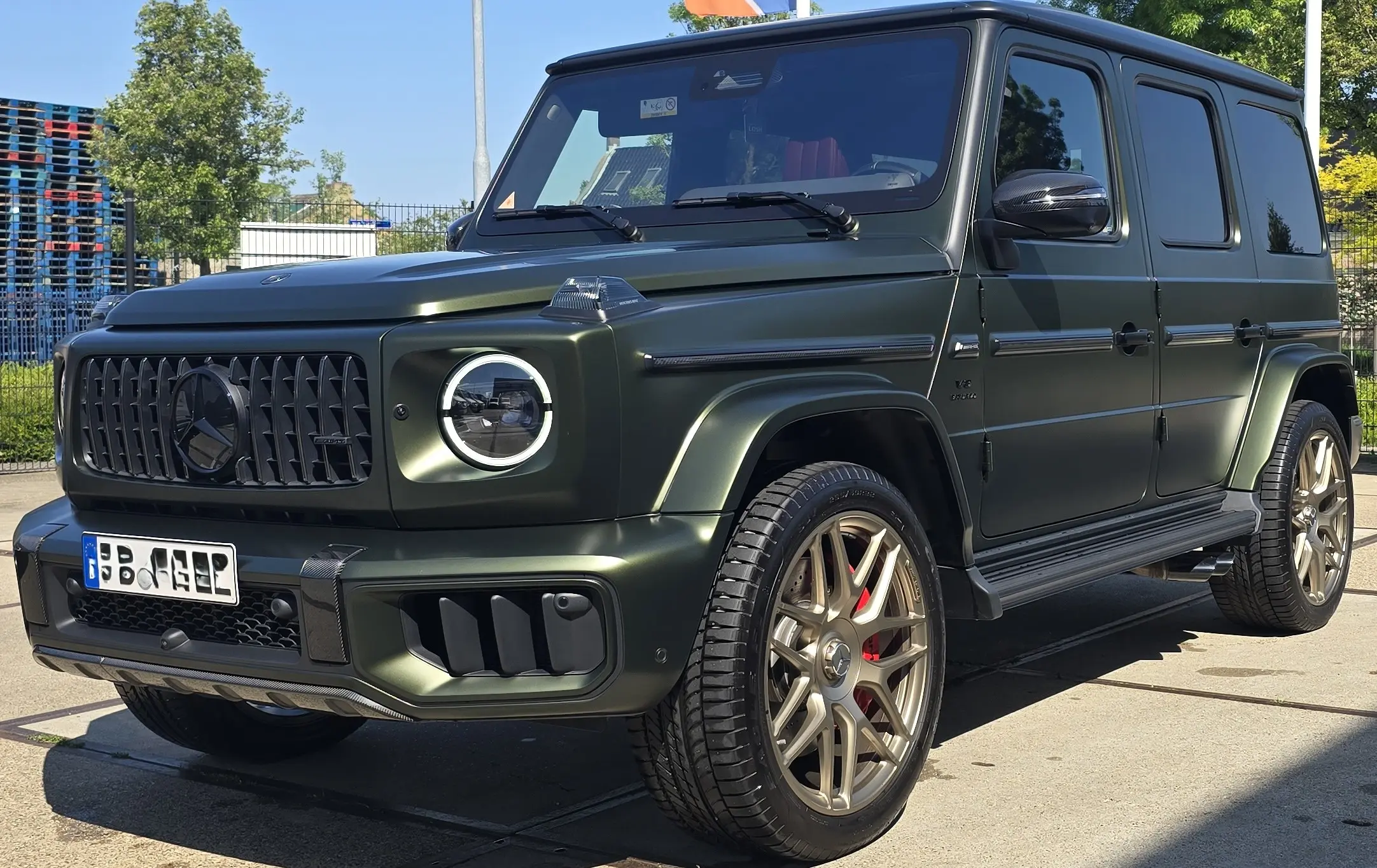 Mercedes-AMG G63 exterieur gouden velgen